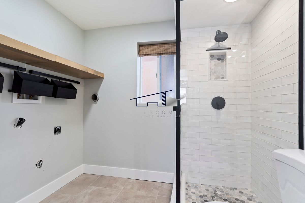 Building Photo - 1186 E 3150 N