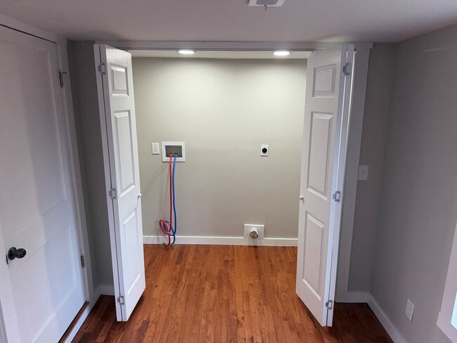 Building Photo - 520 Virginia Ave