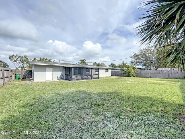 Building Photo - 265 Cherry Ave