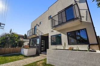 Building Photo - 1731 S New Hampshire Ave