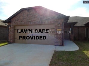 Building Photo - 2300 Starwood Wy