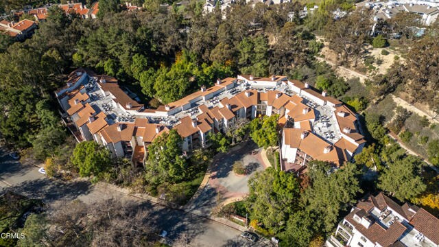 Building Photo - 4210 Vía Arbolada