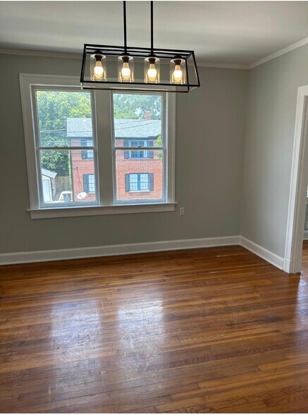 Building Photo - 768 Acosta St