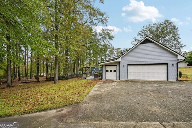 Building Photo - 7379 N Mitchell Ct