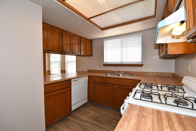 Building Photo - 11234 Red Hawk Ln
