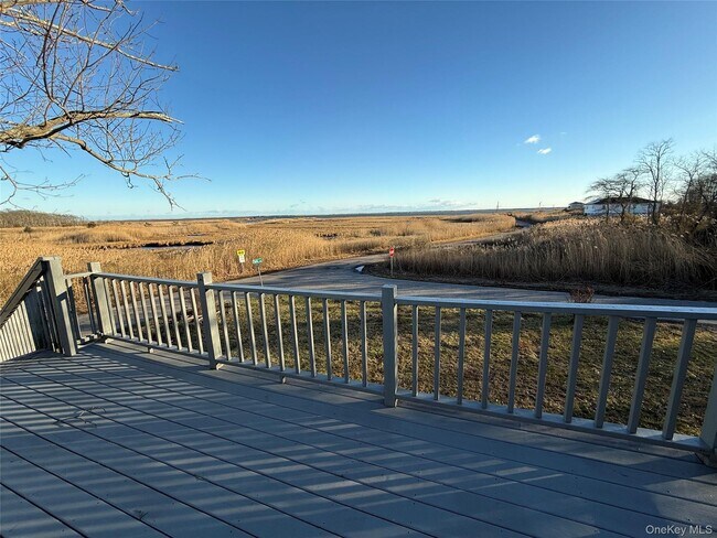 Building Photo - 48 Park Dr