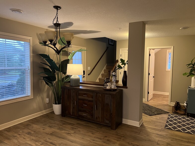 Building Photo - 3294 Red Oak Trl