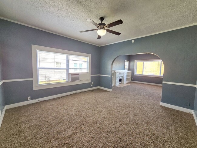 Building Photo - 3 Bed home in Shawnee!