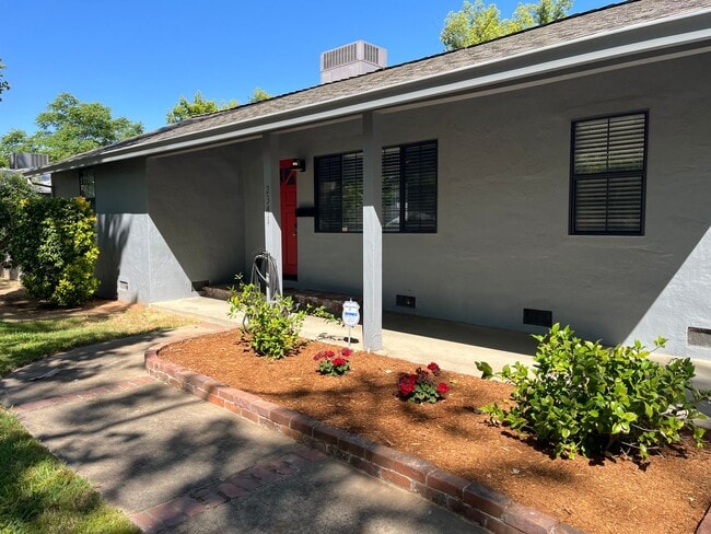 Building Photo - Spacious 3 bed 1bath home available in Ard...