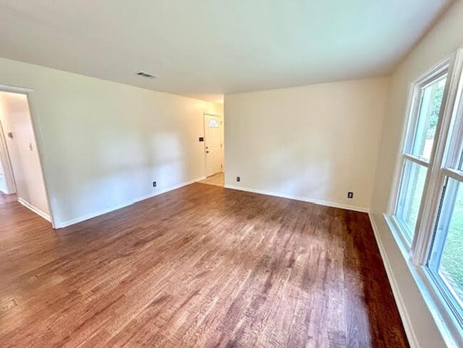 Building Photo - 3130 Tucker Dr NW