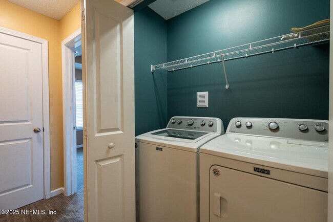 Building Photo - 9439 High Meadow Ln