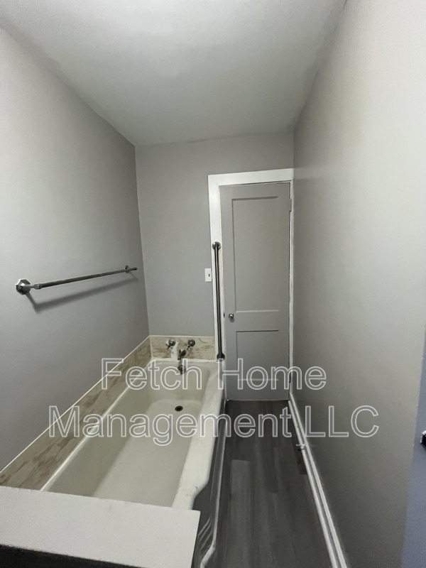 Building Photo - 414 New St