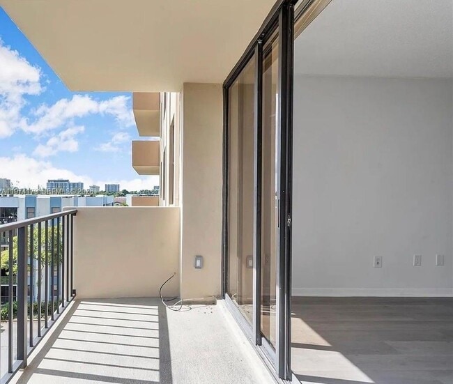 Building Photo - 1470 NE 123rd St