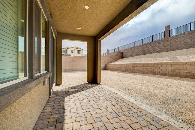 Building Photo - Spacious 3-Bed Summerlin Home with Den, Lo...