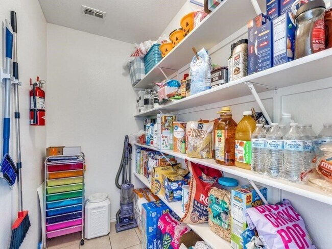 Building Photo - 8406 Beachplum Way