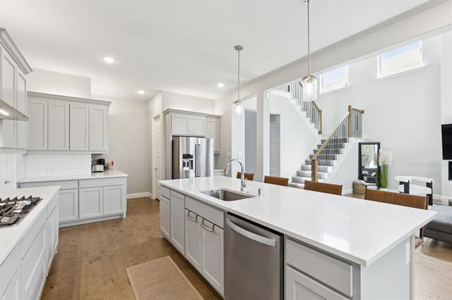 Building Photo - 7584 Zachery Dr