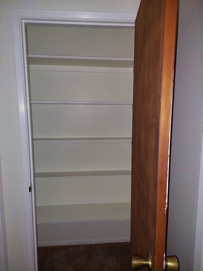 Building Photo - AN746-AutraTrust