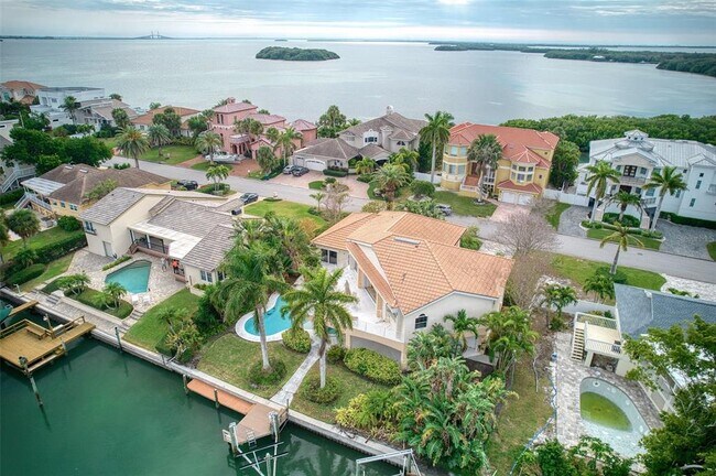 Building Photo - 131 Sands Pt Dr