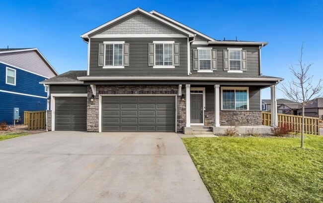 Building Photo - 415 3rd St