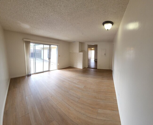 Building Photo - 4 bed 2 bath spacious home with 2 car garage in SLO!