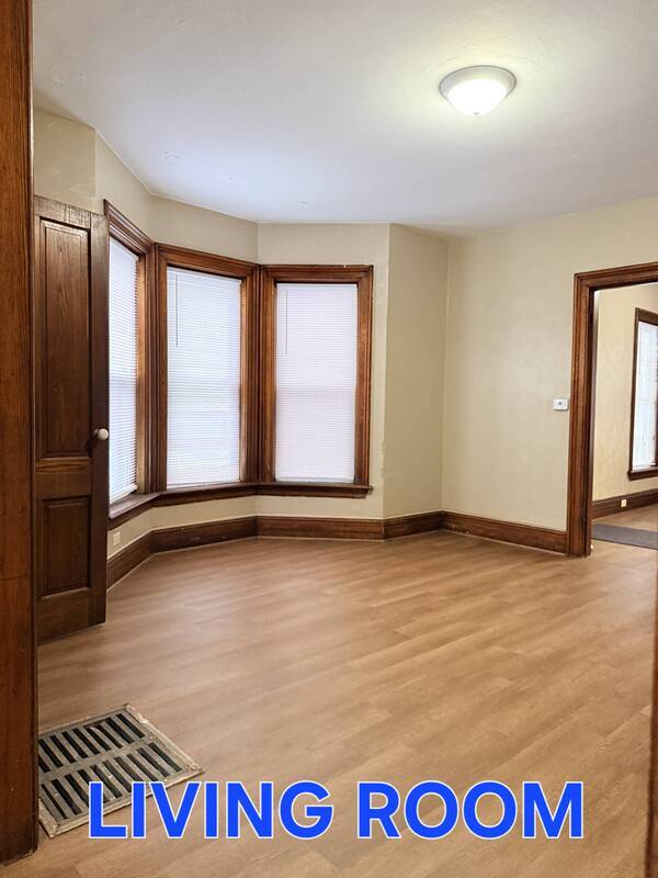 Building Photo - 1023 W 21st St