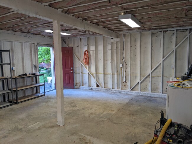 Building Photo - 1431 Northlake Way NW