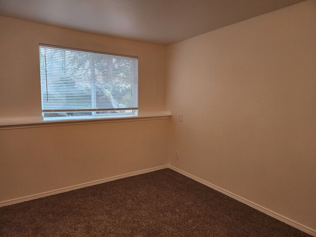 Building Photo - 9717 Danwood Ln NW