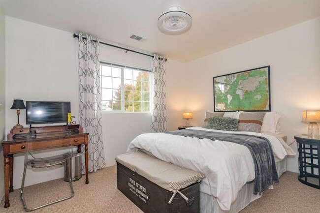 Building Photo - 2030 Brookhurst St