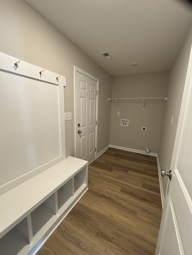 Building Photo - 102 Bradfield Cir