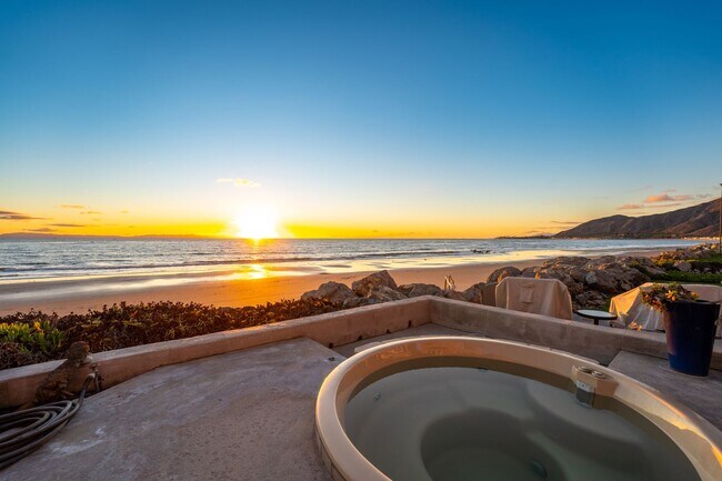 Building Photo - GORGEOUS CUSTOM BEACH HOME - Solimar Beach Colony