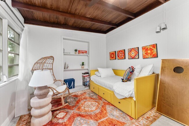 Building Photo - 3101 SW 16th St