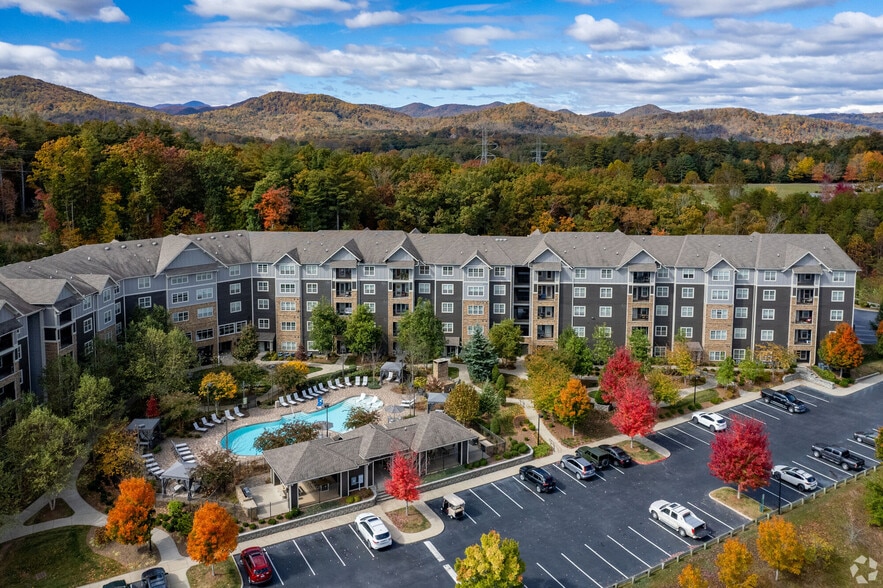 Primary Photo - Aventine Asheville