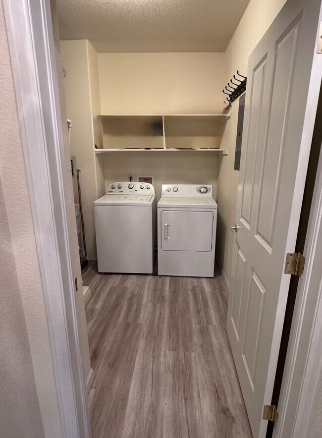 Building Photo - $200 off the first 2 months with an April lease!!!