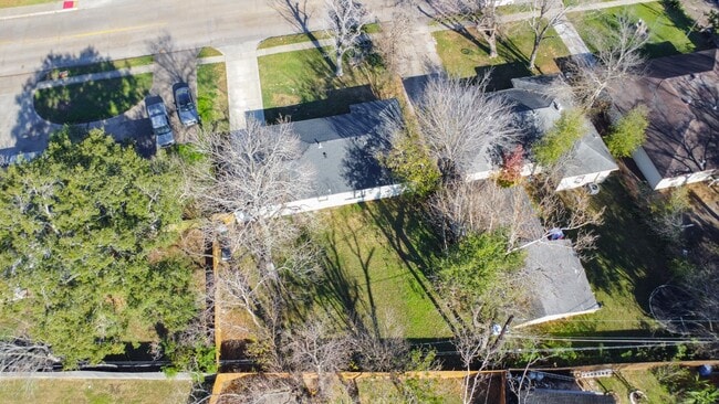 Building Photo - 1206 Houston Ave