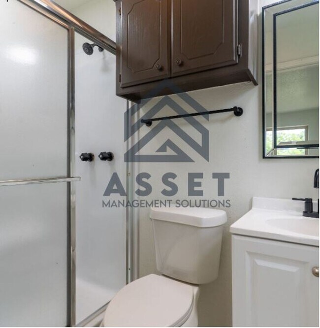 Building Photo - 4 Bedroom Rent to Own Home Available!