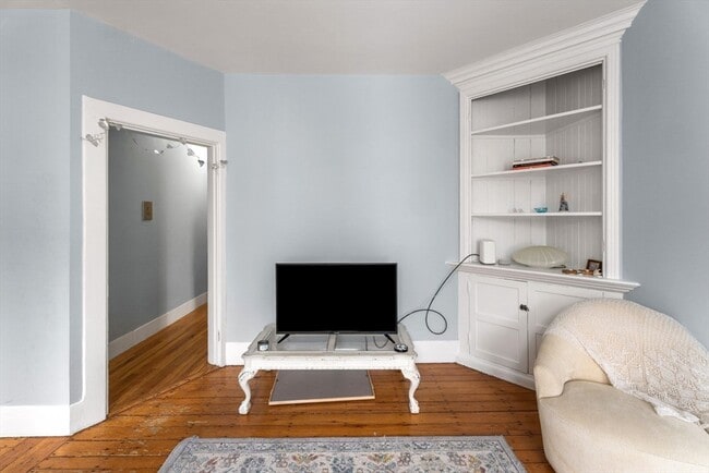 Building Photo - 2 Pearl St Pl