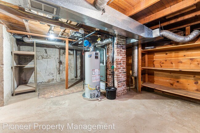 Building Photo - 3 br, 1 bath House - 3460 S. Marion St.