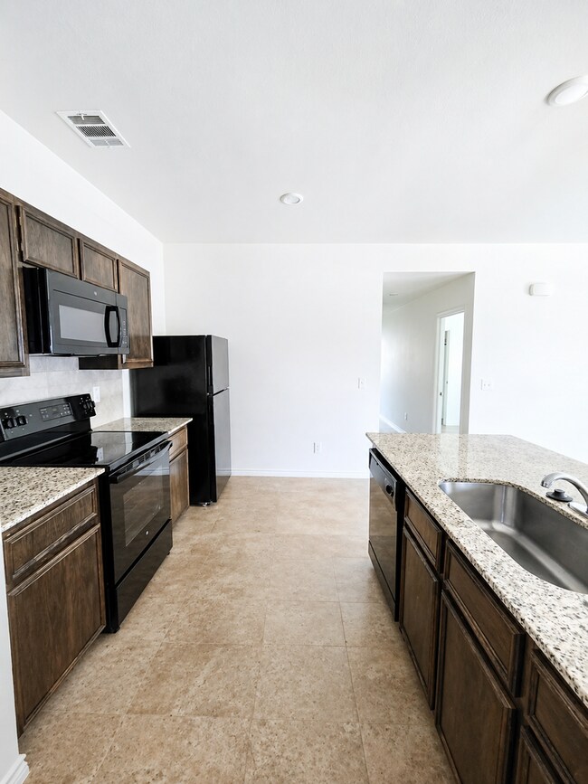 Building Photo - AVAILABLE JUNE ; APPLY TODAY ON OUR WEBSITE!!
