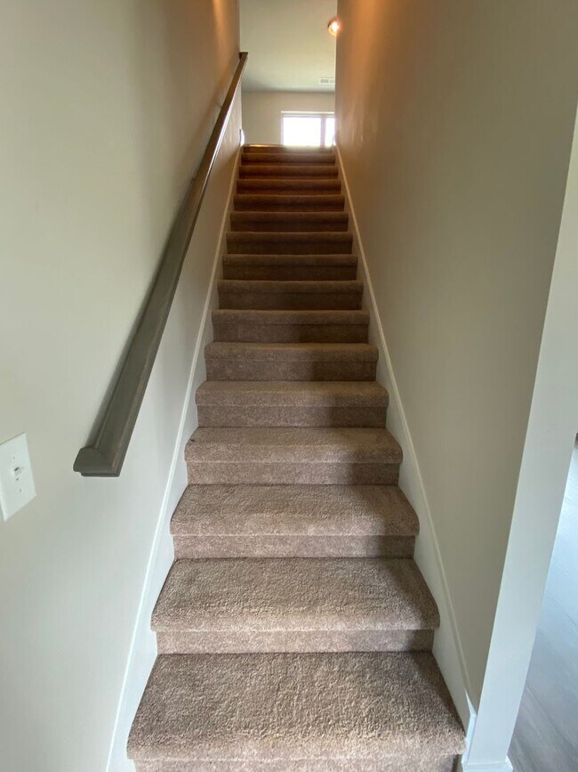 Building Photo - 130 Ridgeview Cir