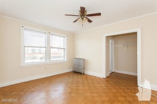 Building Photo - 1153 W Belmont Ave