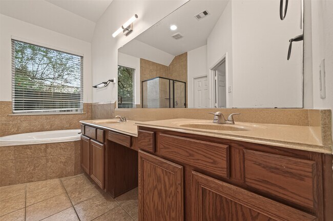 Building Photo - 16131 Keystone Ridge Ln