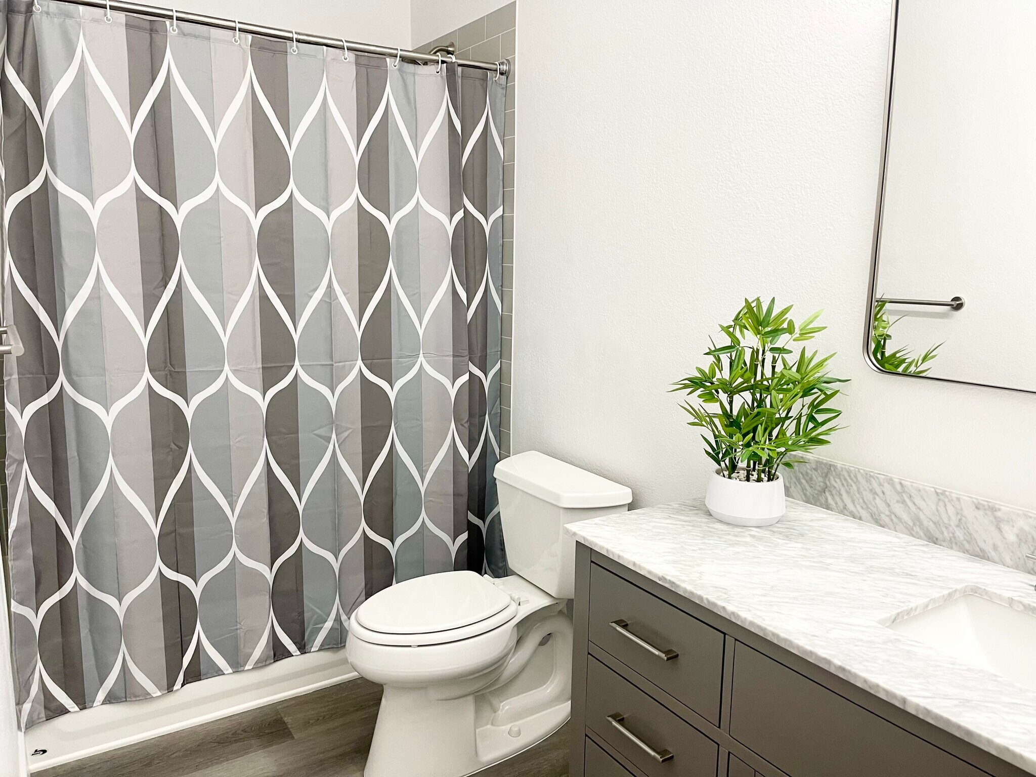 Building Photo - 9600 N 96th St