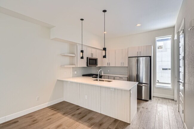 Building Photo - 3090 Wilson Ct