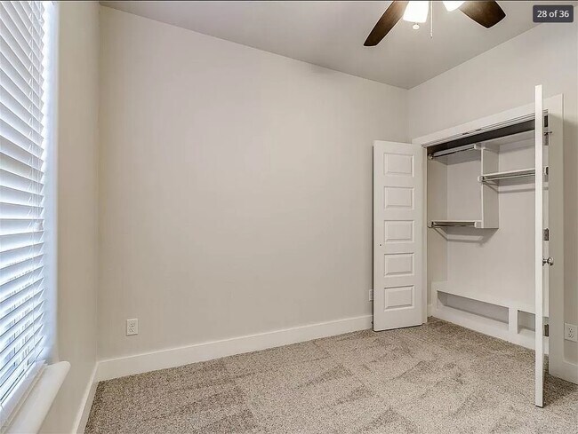 Building Photo - 2605 NE 14th St