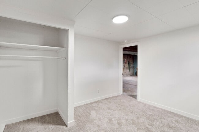 Building Photo - 2521 W Sanson Ave