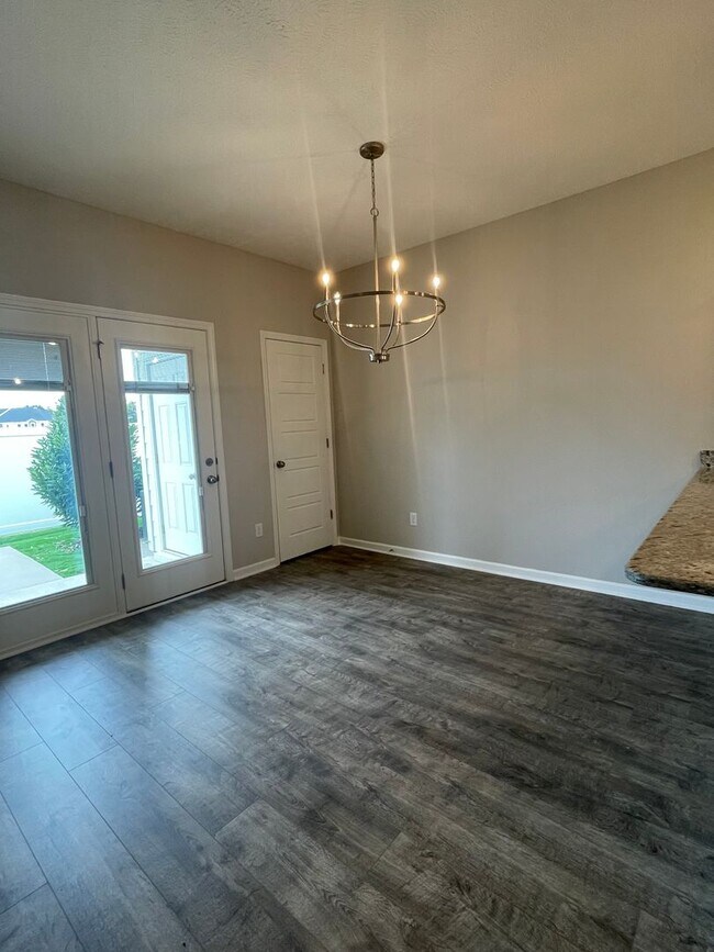 Building Photo - 4329 Doral Dr