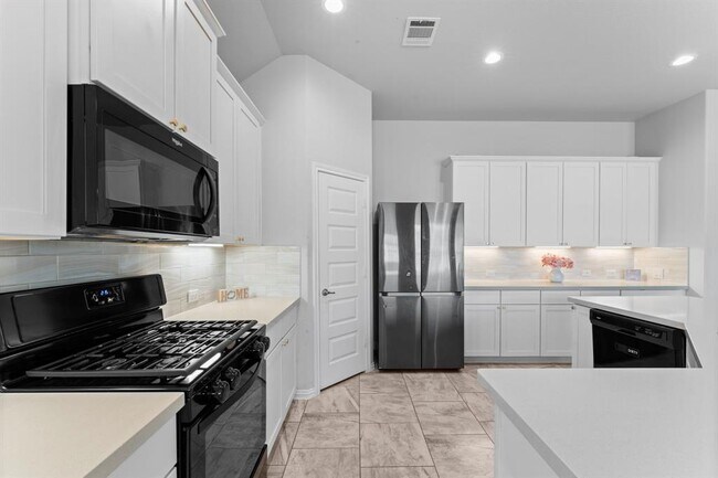 Building Photo - 40560 Goldeneye Pl