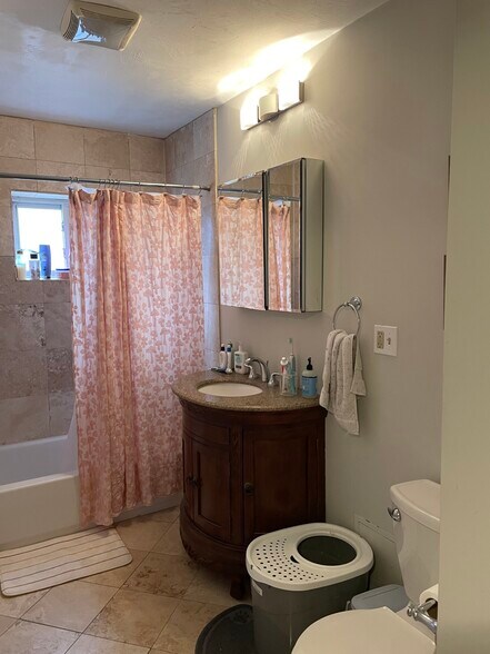 Building Photo - 63 Selkirk Rd