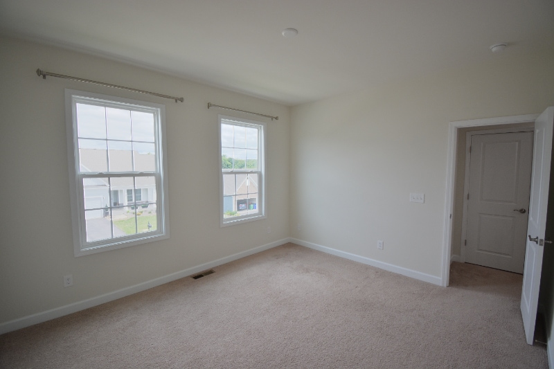 Building Photo - 710 Jefferson Cir NW