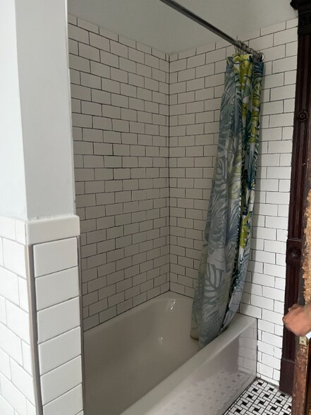 Building Photo - 272 Decatur St